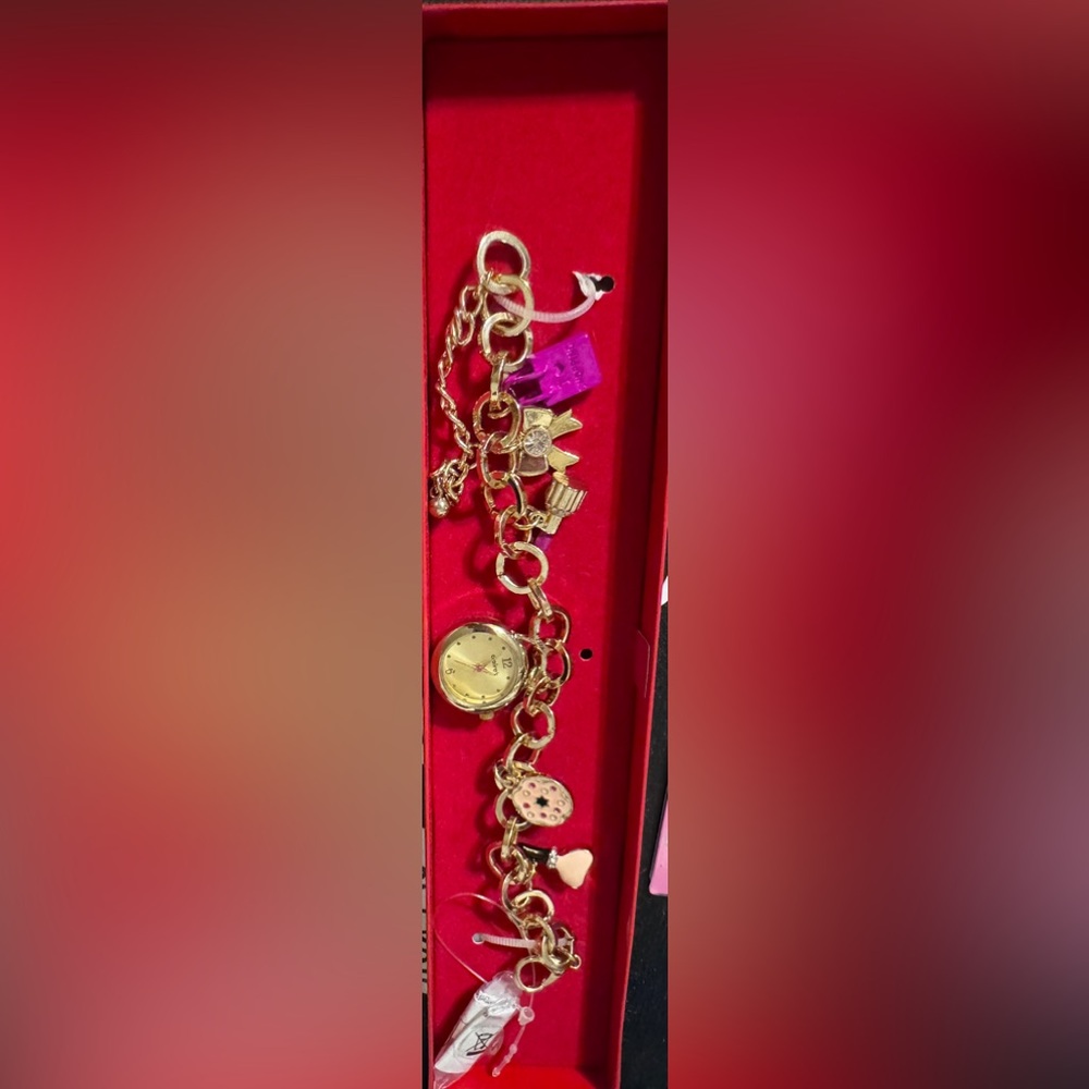 Y2K Claire’s Bracelet watch with charms